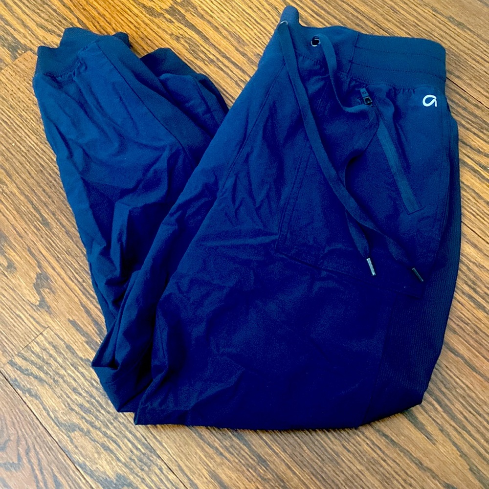 Gap Fit capri workout pants